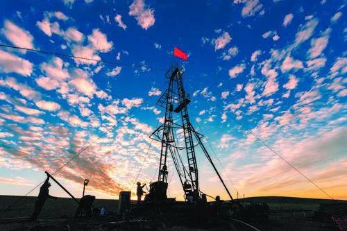 【人民日?qǐng)?bào)】新一輪找礦突破戰(zhàn)略行動(dòng)效果顯著 踏遍群山始見(jiàn)金（經(jīng)濟(jì)新方位）